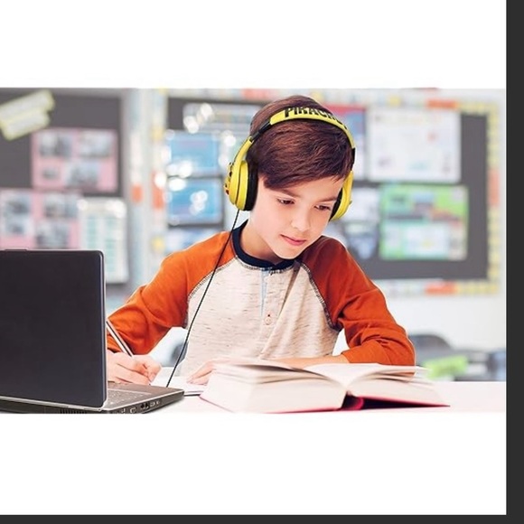 Pokemon Pikachu Wired Kids Headphones - Picture 8 of 8